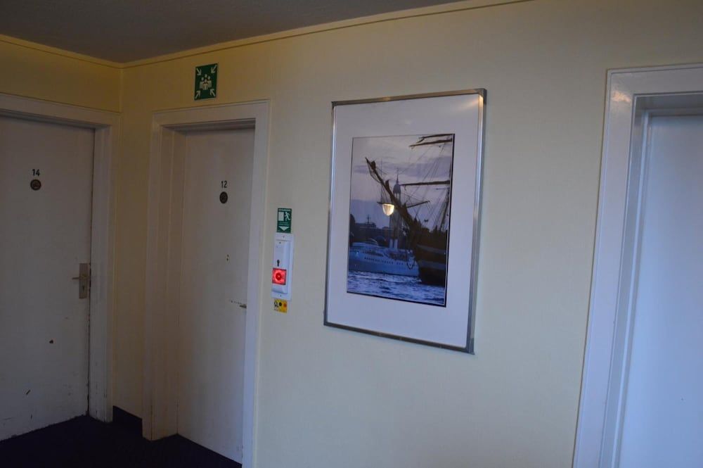 undefined Hotel Mercedes Hamburg 10