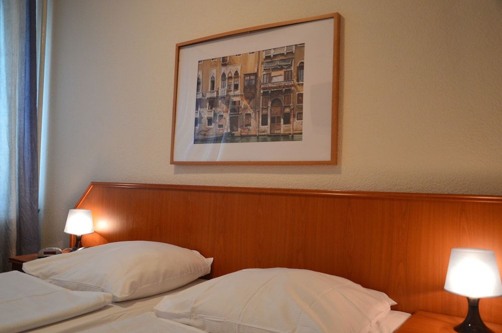 undefined Hotel Mercedes Hamburg 4