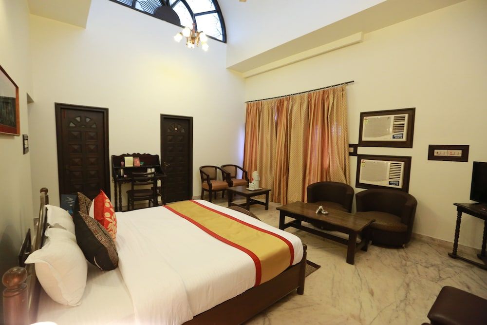 OYO 8844 Meadows Inn Double or Twin Room 11