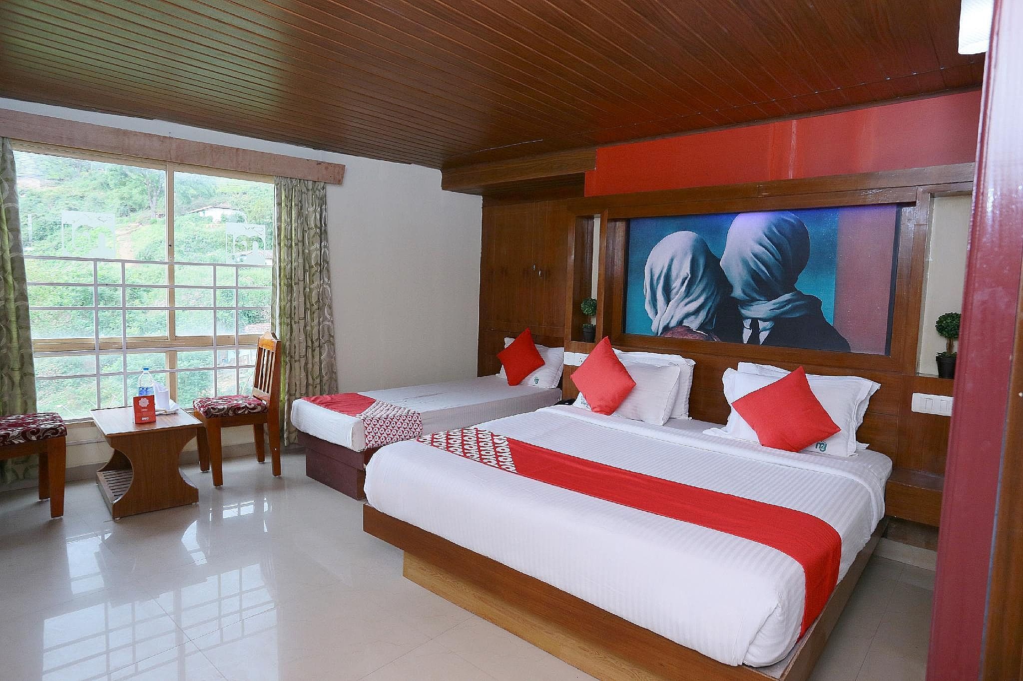 Munnar Days Super Deluxe Room