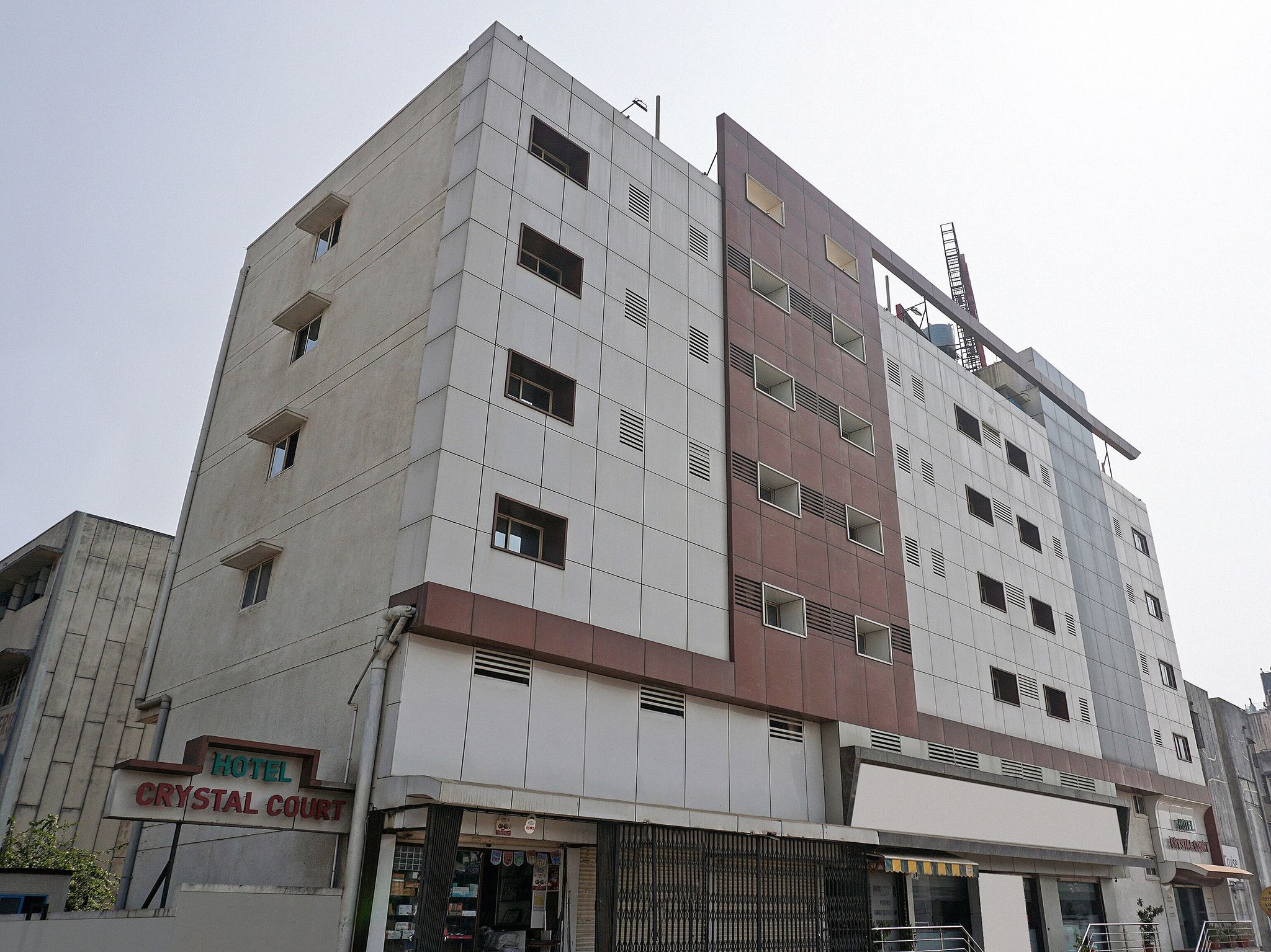 undefined Hotel Crystal Court 9