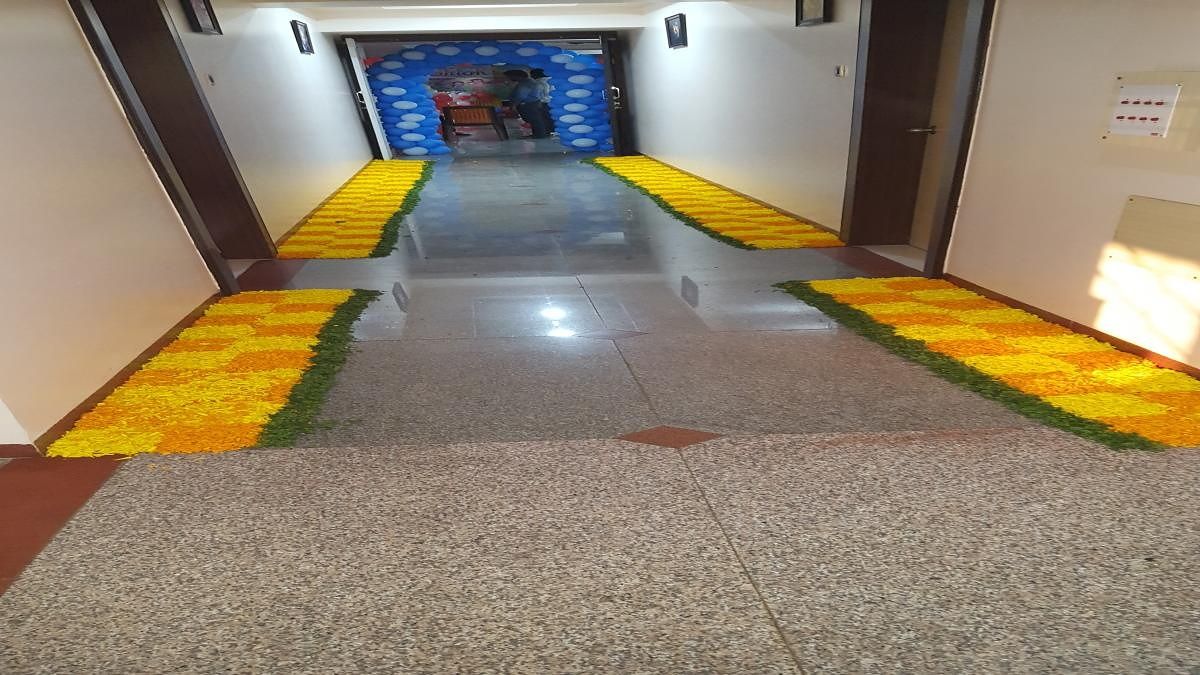 undefined Hotel Crystal Court 8