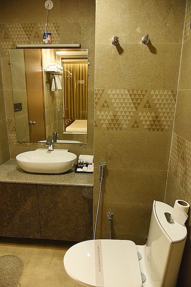 Legend Inn Deluxe Room 11