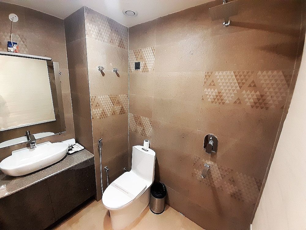 Legend Inn Deluxe Room 9