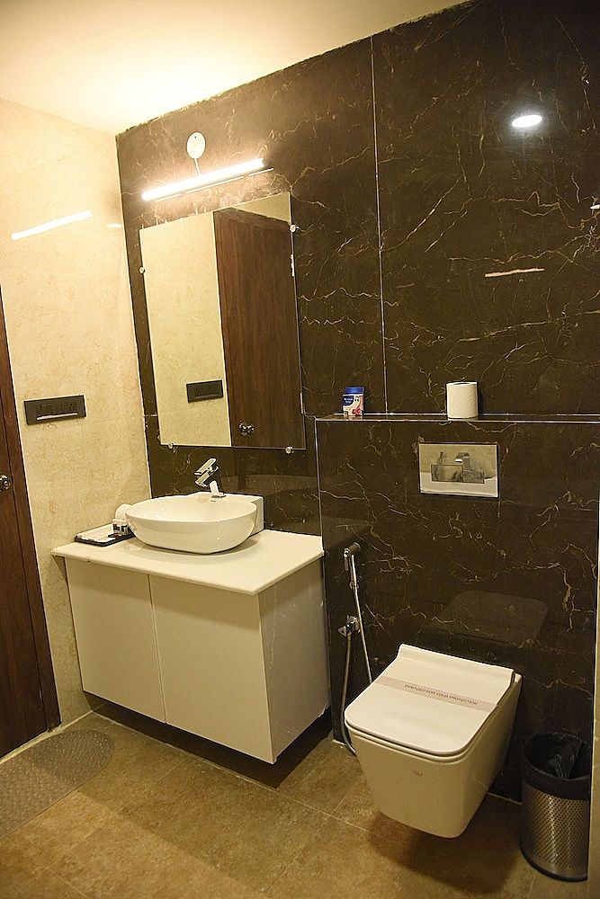 Legend Inn Deluxe Room 14