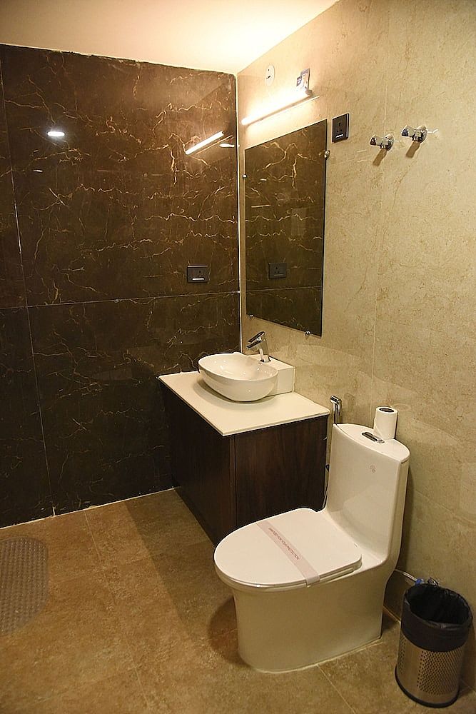 Legend Inn Deluxe Room 10