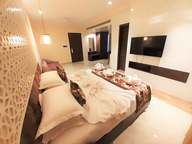 Legend Inn Luxury Room 2