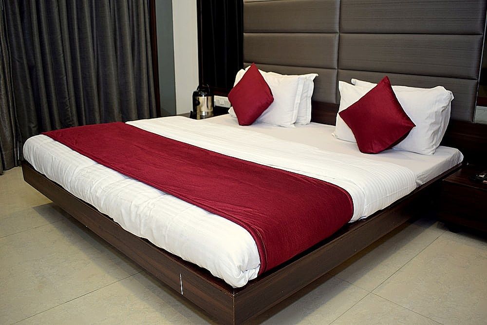 undefined Hotel Leisure by Sky Stays 5