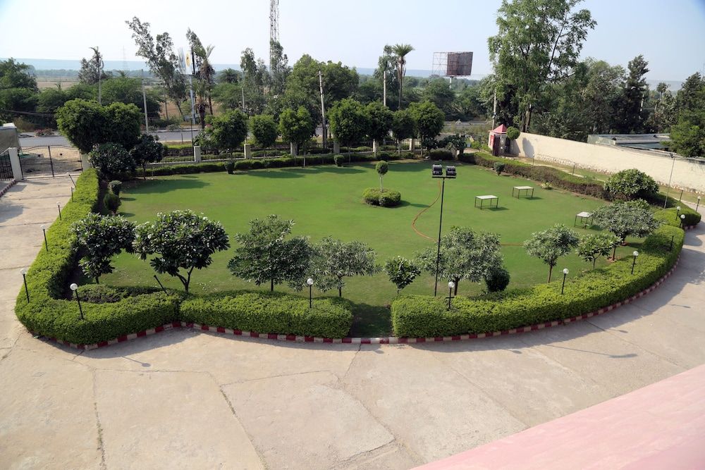 undefined Pacific Inn Suryansh Hotel 3