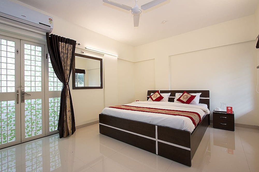 OYO 9052 Leisurely Abode