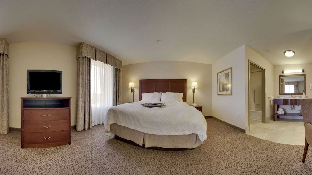 Suite, 1 King Bed, Non Smoking