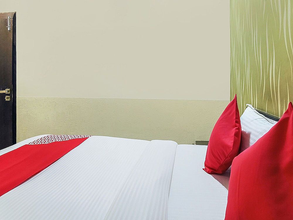 OYO 27638 Jay Radhe Standard Room 12