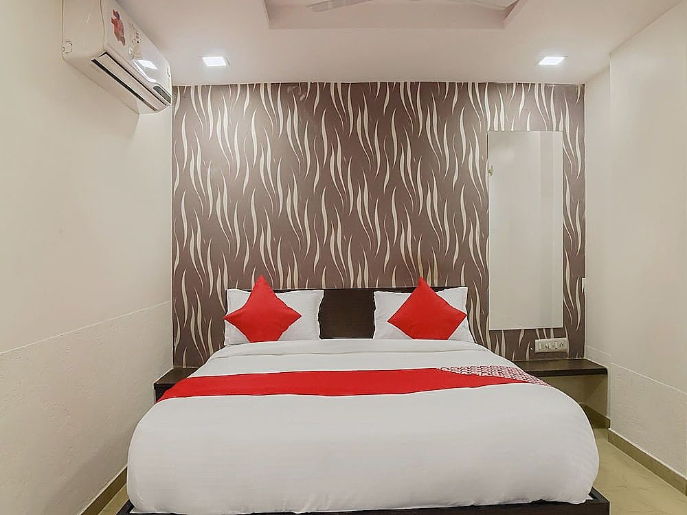 OYO 27638 Jay Radhe Standard Room 3