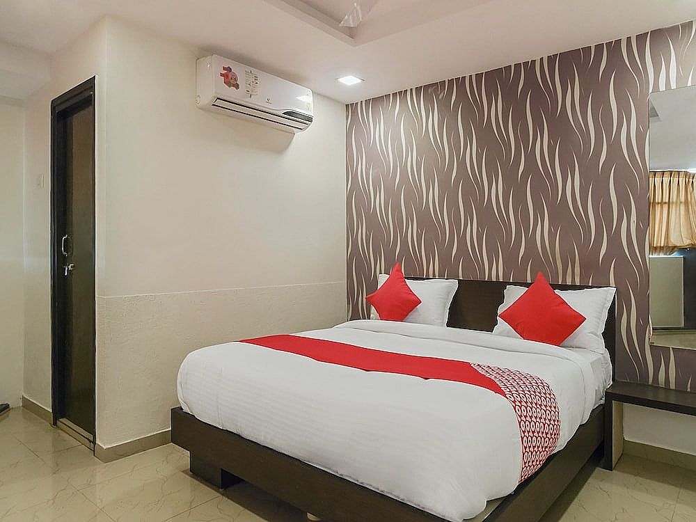 OYO 27638 Jay Radhe Standard Room 2