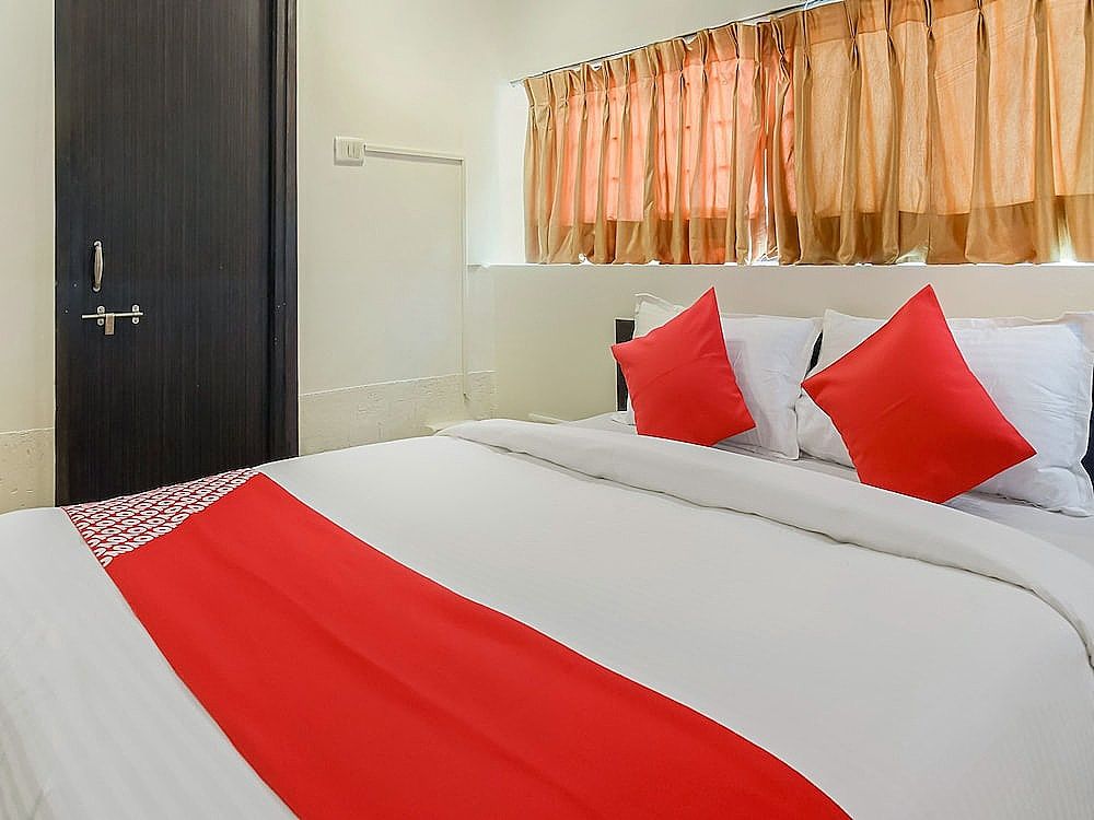 OYO 27638 Jay Radhe Standard Room 6