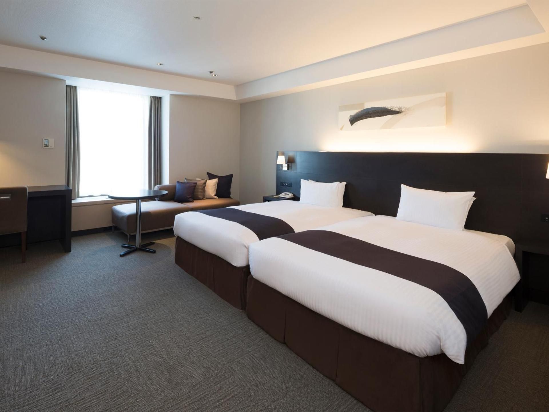 Large Hollywood Twin Room - Executive Floor with Lounge Access