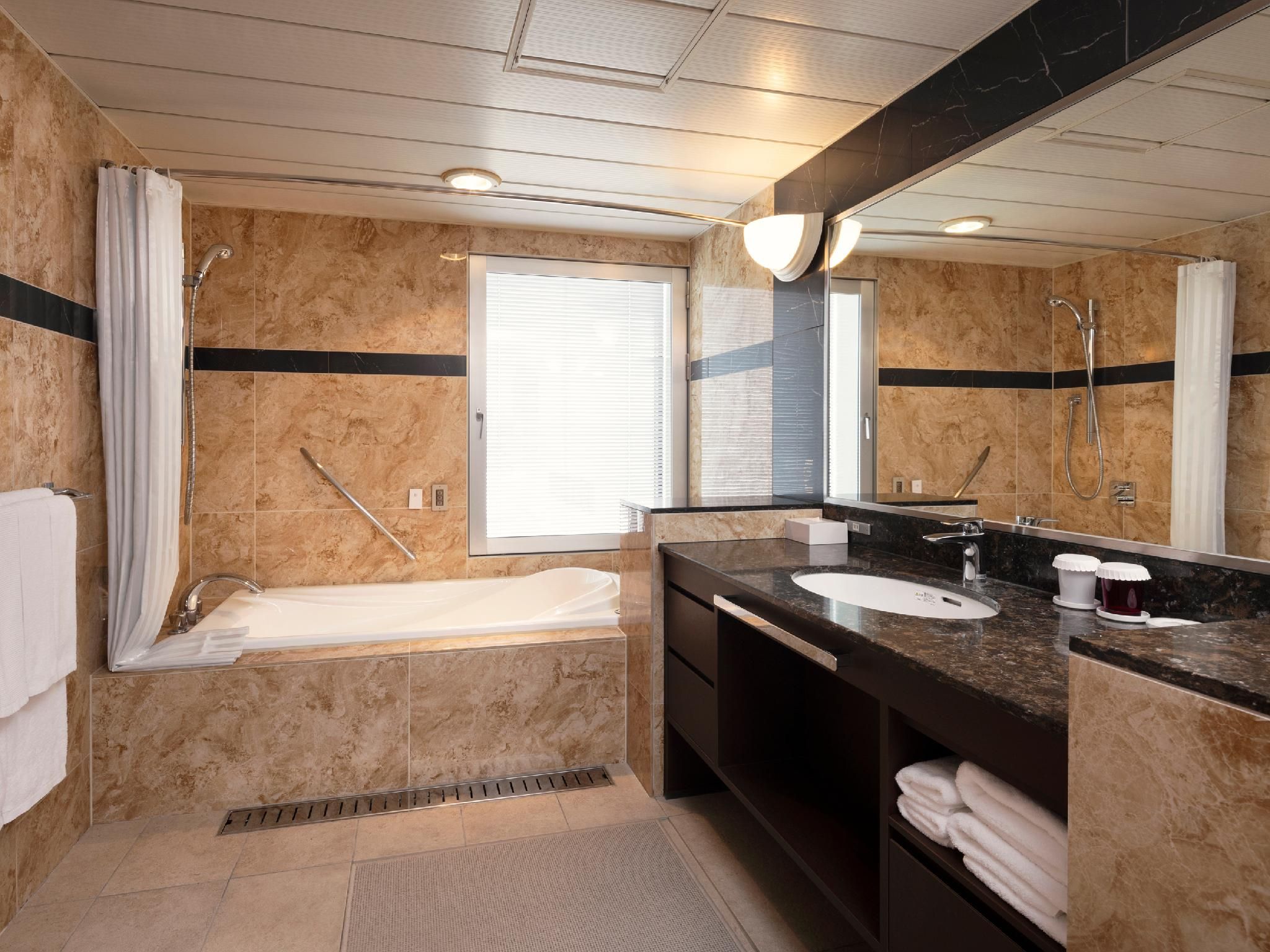Executive Floor Suite Room with Lounge Access