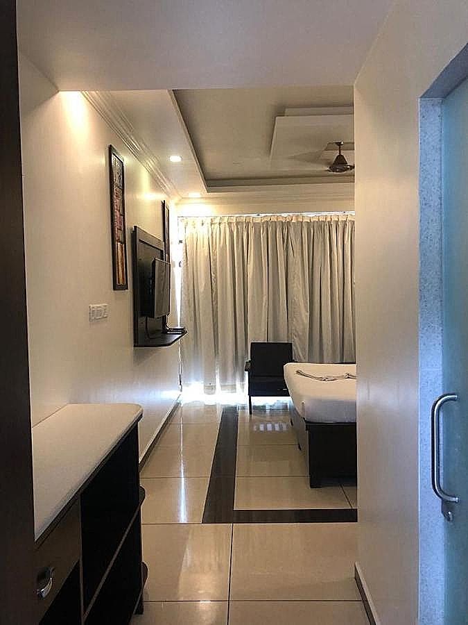 Maitree Resort Deluxe King Room 9