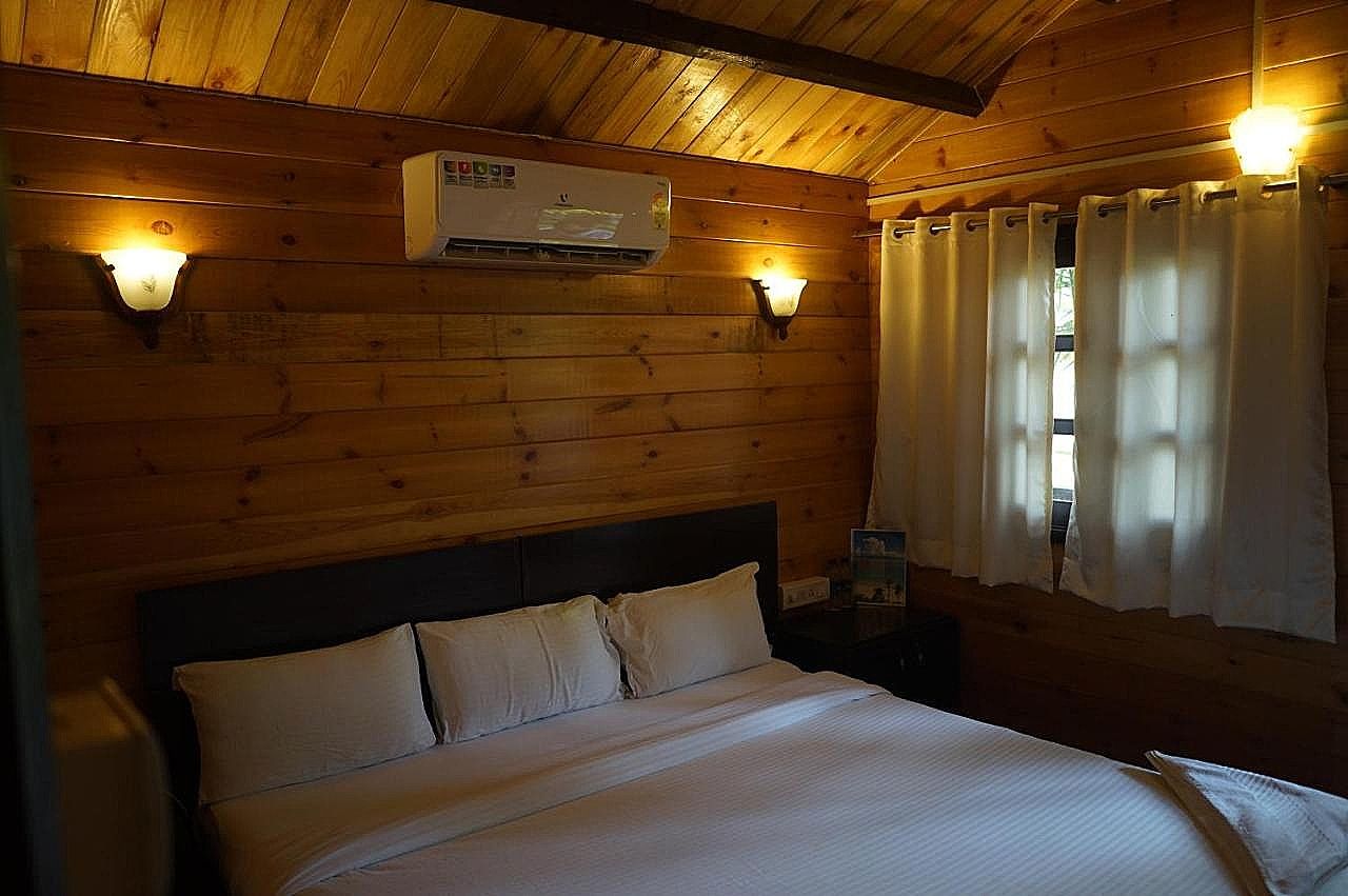 Maitree Resort Deluxe Wooden Cottage 2