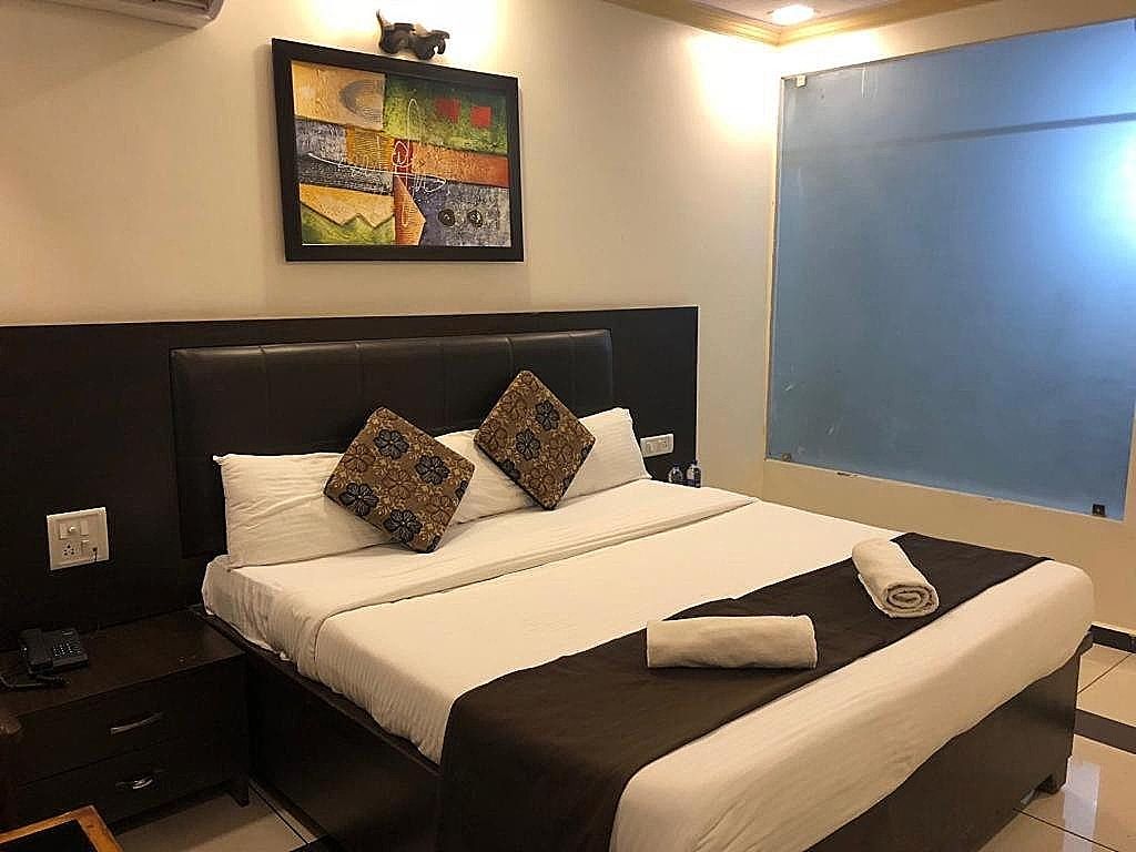 Maitree Resort Deluxe King Room 3