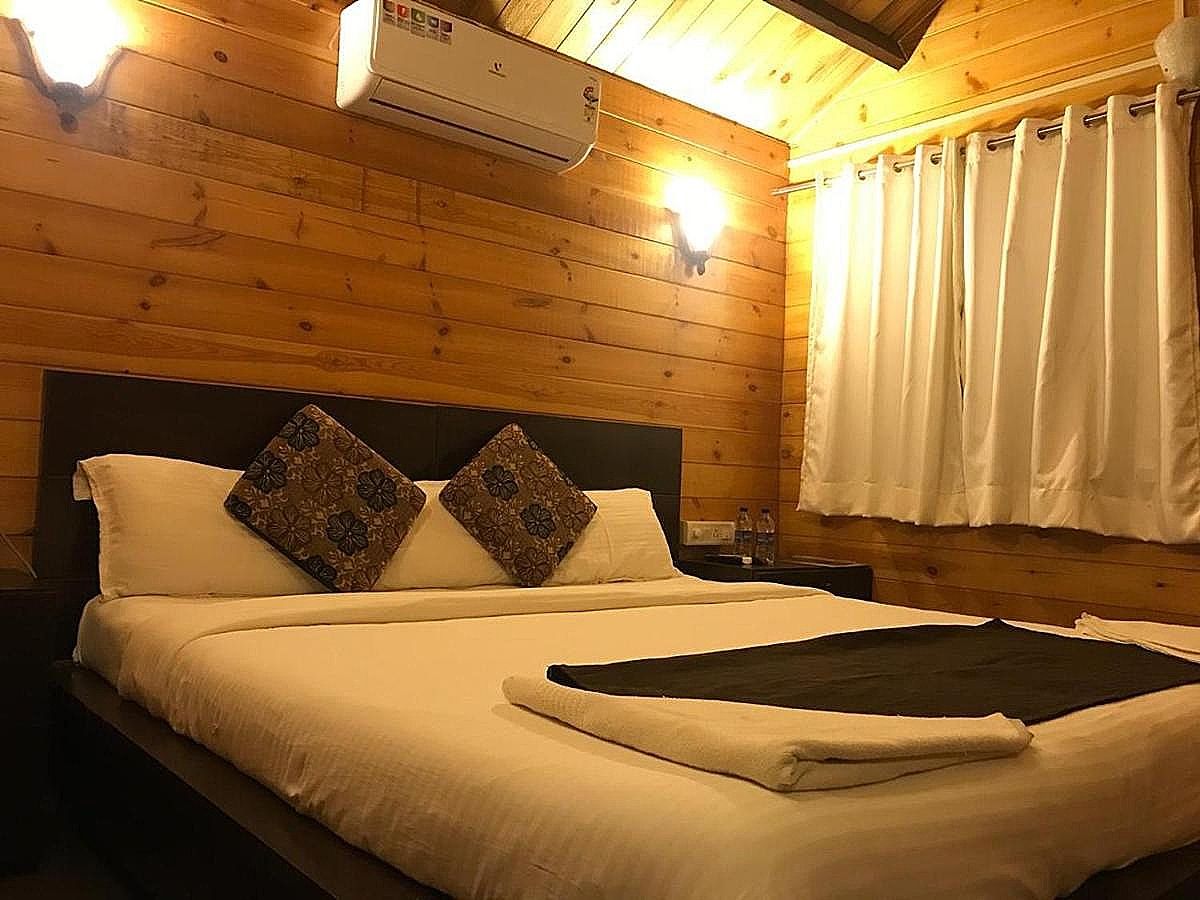 Maitree Resort Deluxe Wooden Cottage