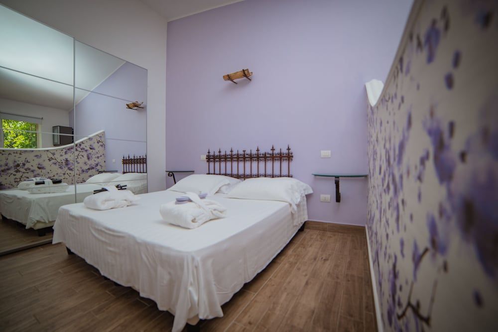 Suite, 1 Double Bed, Hot Tub