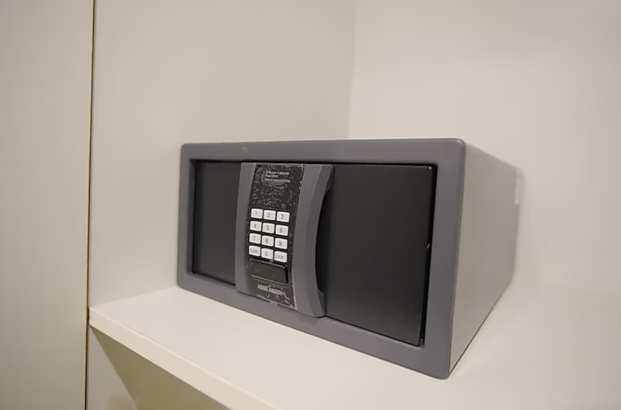 Jaag Hotel Executive Room 8