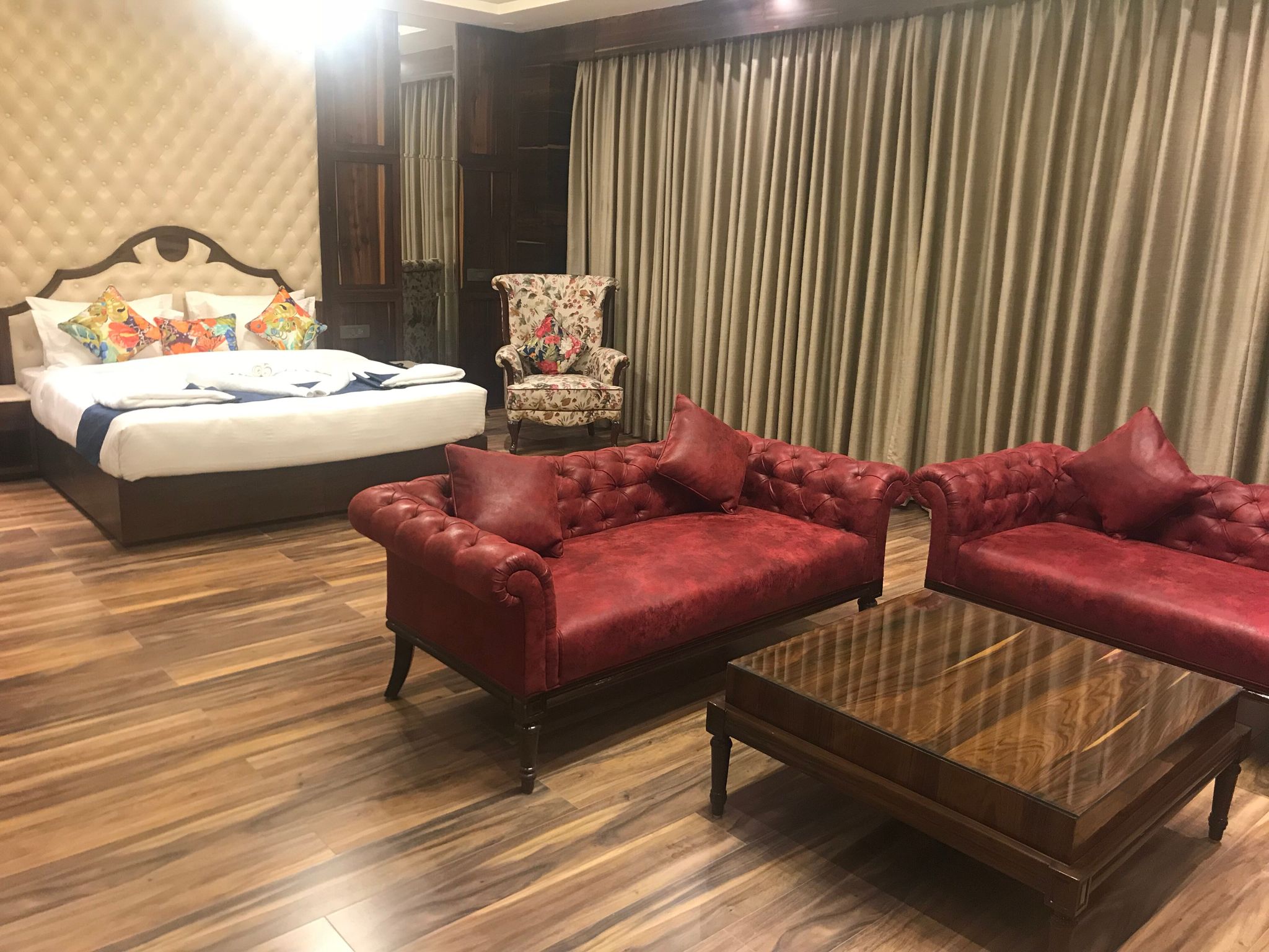 Passionate Suite with Bathtub