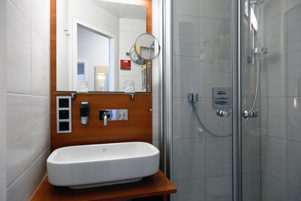 Konsumhotel Oberhof Deluxe Double Room 9