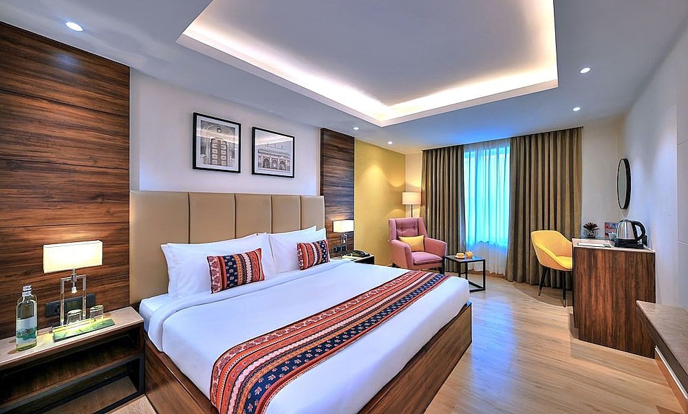 Golden Tulip Agra Deluxe Twin Room 7