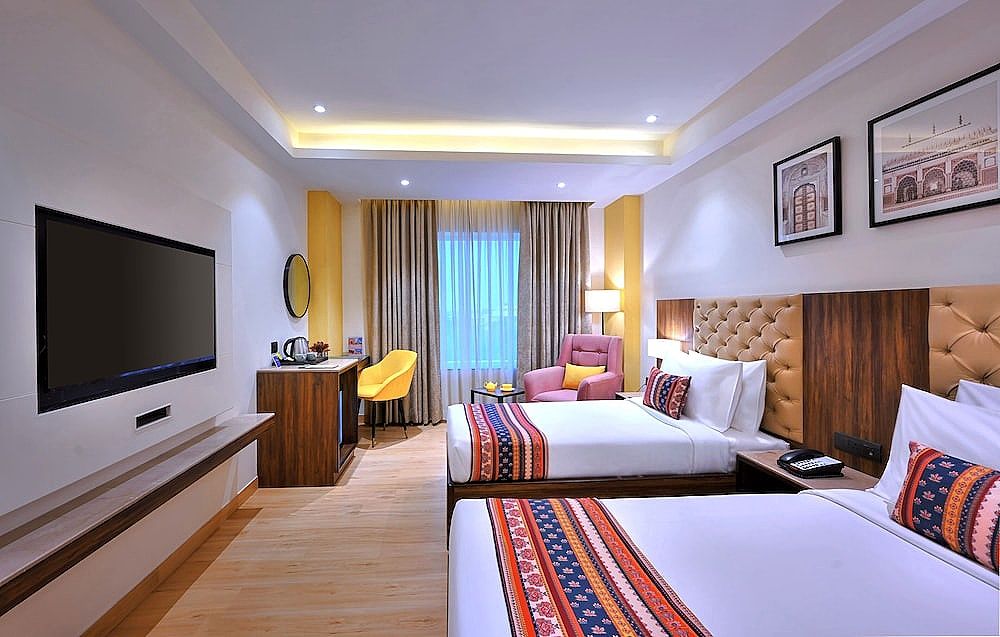 Golden Tulip Agra Deluxe Twin Room 5