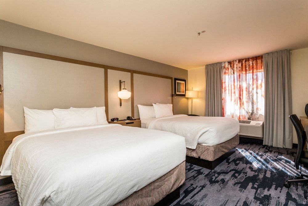Room, 2 Queen Beds (Mobility/Hearing Accessible, Tub)