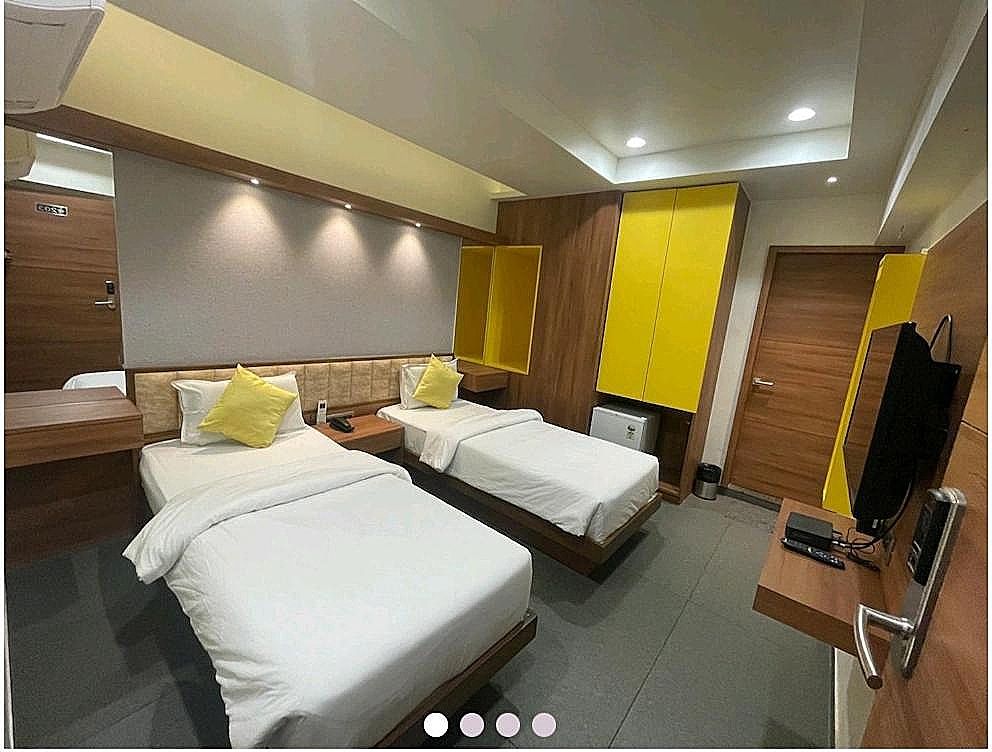 The Orchid Hotel Deluxe Twin Room