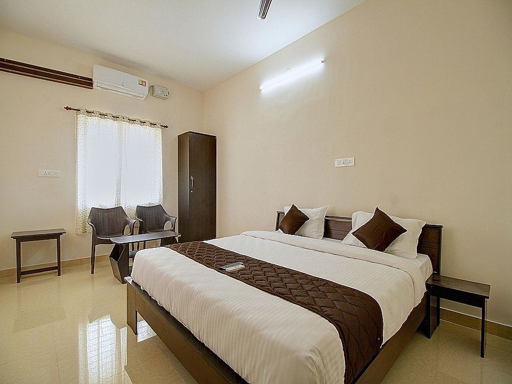 undefined OYO 12798 Soundaryam Apartments