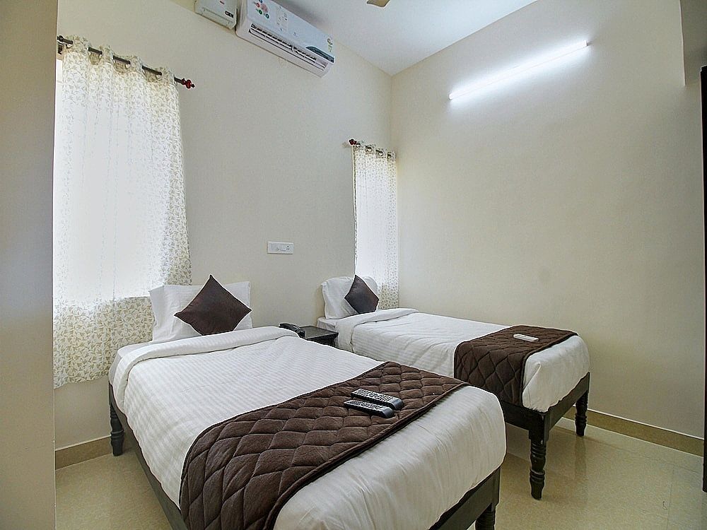 undefined OYO 12798 Soundaryam Apartments 8
