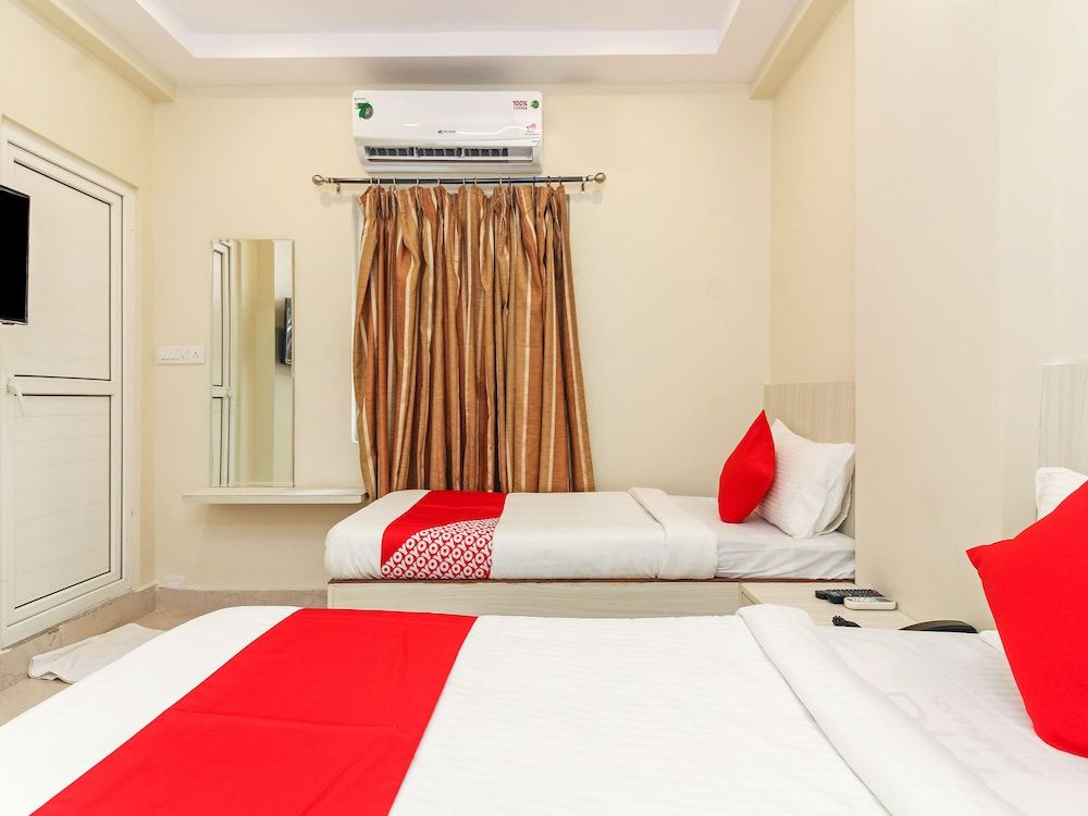 OYO 29928 Royal Emirates Banjara Double or Twin Room 18