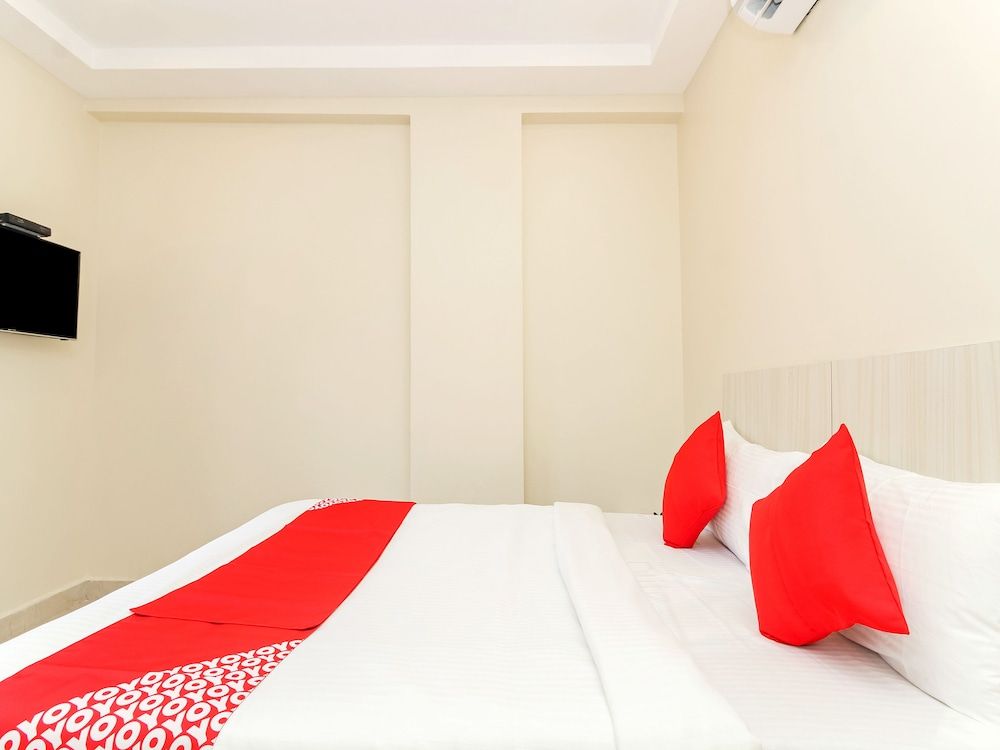 OYO 29928 Royal Emirates Banjara Double or Twin Room 10