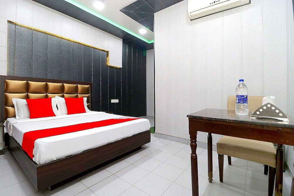 undefined OYO 41743 Hotel Silver 10