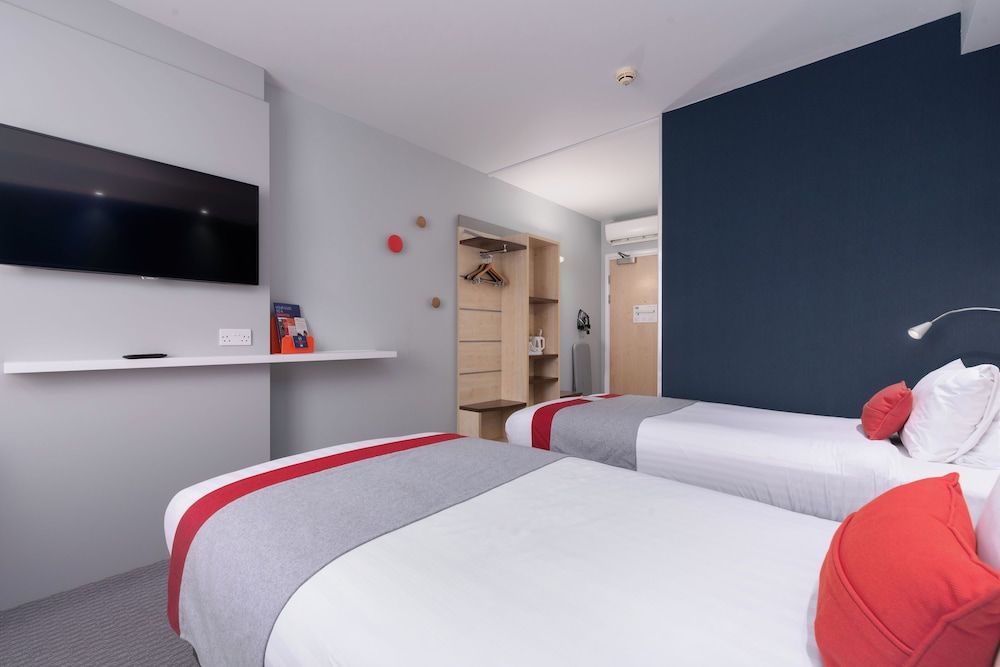 Standard Room, 2 Twin Beds (with Free Hot Breakfast)
