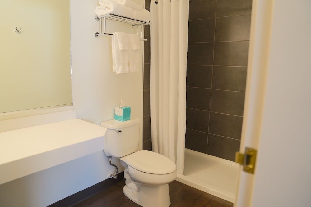 Hotel Ruby Ponderay/Sandpoint Suite, 1 King Bed 4