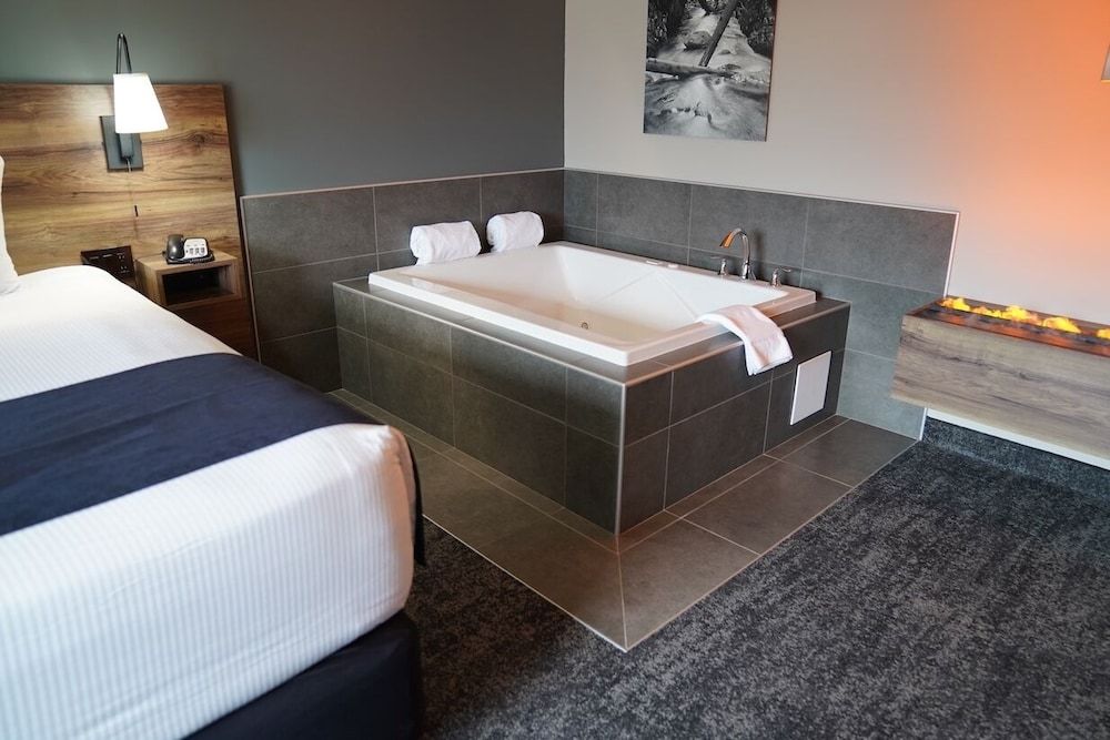 Hotel Ruby Ponderay/Sandpoint Junior Suite, 1 King Bed 5