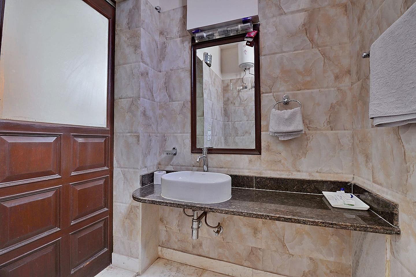 Perch Arbor Suites Classic Room 7