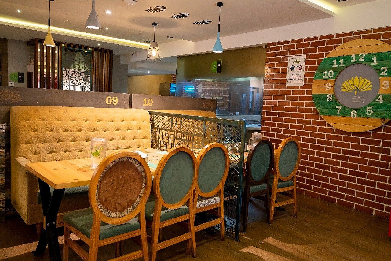 Food & Dining