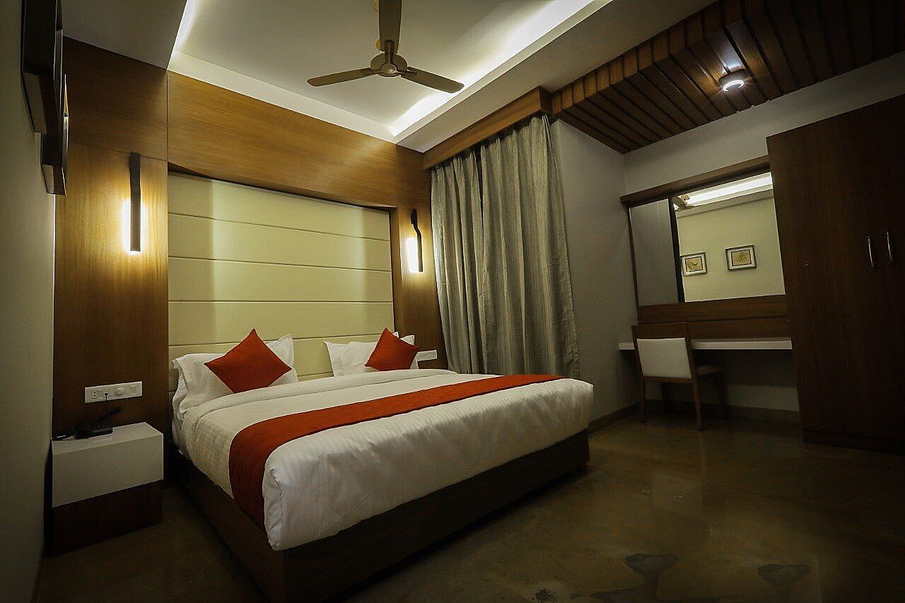 JK HOTELS Deluxe Room 5
