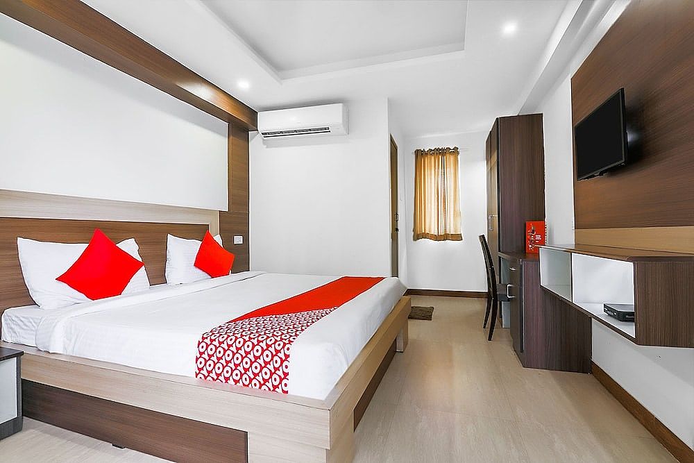 undefined OYO Flagship 22529 Elegance Inn