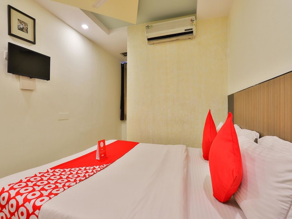 undefined OYO 13398 Hotel Relish 5