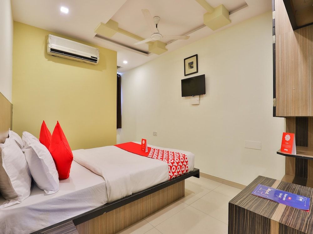 undefined OYO 13398 Hotel Relish 4