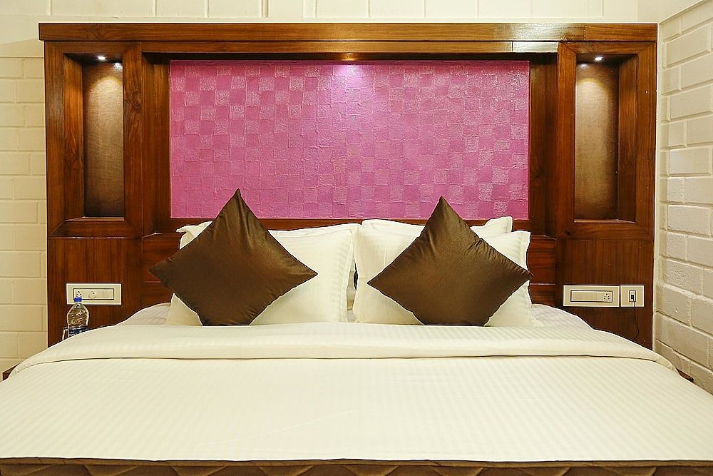 OYO 7966 Laacienekkas Valley Resort Standard Double or Twin Room, 1 Double Bed, Private Bathroom 2