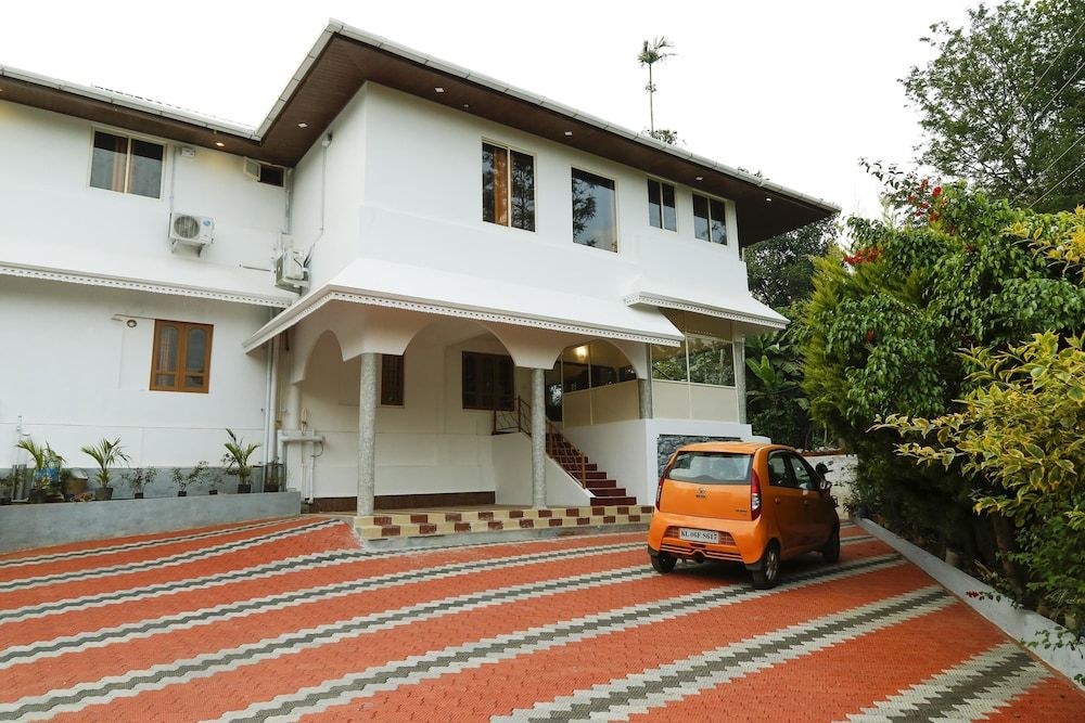 undefined OYO 7966 Laacienekkas Valley Resort