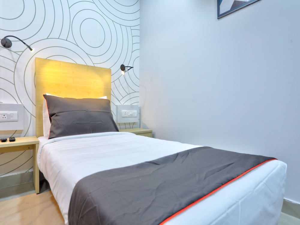 Collection O 30090 Mayajaal Multiplex Double or Twin Room 4